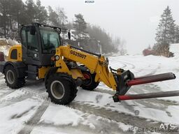 Günter Grossmann Ladowarka GG2500T telehandler with a bucket and l