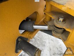 Günter Grossmann Ladowarka GG2500T telehandler with a bucket and l