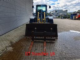 Kramer 8155 Bucket + Forks!