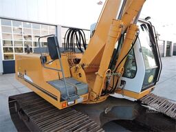 LIEBHERR R924 Long Reach