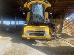 New Holland CR 9.90