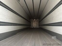 Schmitz Cargobull Carrier Vector 1550