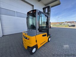 Jungheinrich EFG320 + Ladegerät 3753--EK