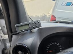 Mercedes-Benz Sprinter 319