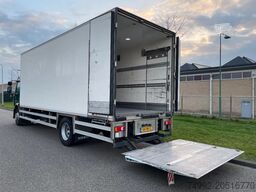 Renault Midlum 270 2010 chereau + carrier