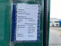 Renault Midlum 270 2010 chereau + carrier