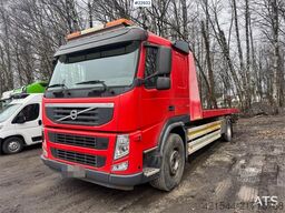 Volvo FM330 recovery truck.