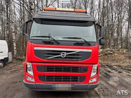 Volvo FM330 recovery truck.