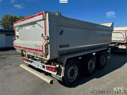 Maur trailer