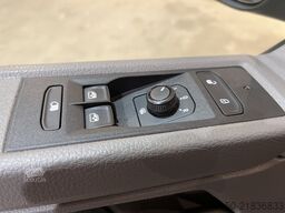 Volkswagen Transporter 2.0 TDI L2H1 150 PK Automaat / Euro...