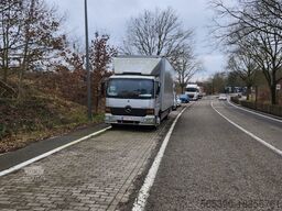 Mercedes-Benz atego 823