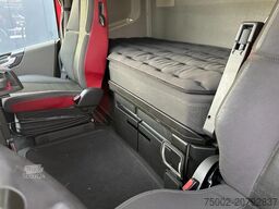 Volvo FH Globetrotter 4x2 ADR (EXII, EXIII, FL, AT) E...