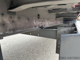 Schmitz Cargobull SCB S3B / Box Trailer / 2x Liftas / APK TUV 10-26