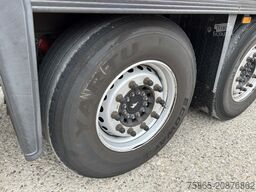 Schmitz Cargobull SCB S3B / Box Trailer / 2x Liftas / APK TUV 10-26