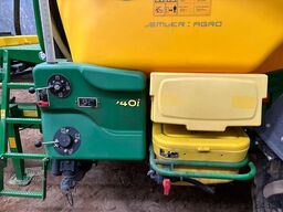 John Deere M740