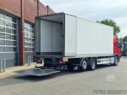 Volvo FM 370 Globetrotter 6x2*4 - Box with sidedoors ...