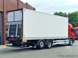 Volvo FM 370 Globetrotter 6x2*4 - Box with sidedoors ...