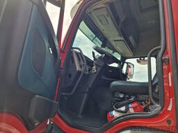 Volvo FM 370 Globetrotter 6x2*4 - Box with sidedoors ...