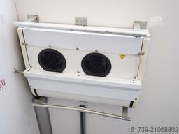 Lamberet refrigerated semi-trailer / Carrier