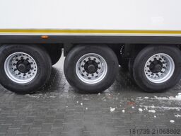 Lamberet refrigerated semi-trailer / Carrier