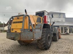 LIEBHERR Liebherr L576