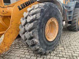 LIEBHERR Liebherr L576