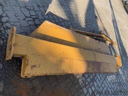 BELL B40D mit Heckklappe