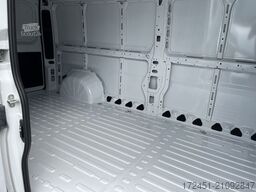 PEUGEOT Boxer 2.2 BlueHDi 140 L3H2