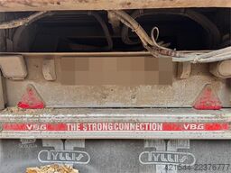 Tyllis wood chip trailer with hydraulic roof.