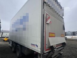 Schmitz Cargobull 2-axle box trailer with Carrier refrigeration unit