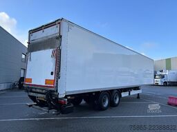 Kässbohrer Maxima XJ2 / Box / Laadklep 2500 kg / Liftas