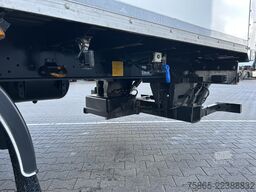 Kässbohrer Maxima XJ2 / Box / Laadklep 2500 kg / Liftas