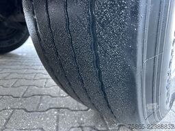 Kässbohrer Maxima XJ2 / Box / Laadklep 2500 kg / Liftas