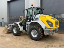 Kramer 8155 / Forks / bucket