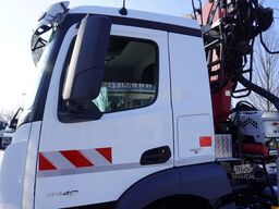Mercedes-Benz Antos 3240 8×2 / Typhoon L170Z3 crane