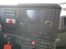 Mercedes-Benz Antos 3240 8×2 / Typhoon L170Z3 crane