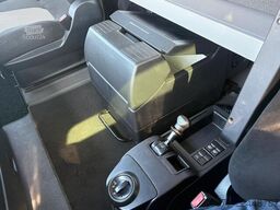 MAN TGX 26 460 6 x 2, steering lifting hydraulics, ...