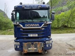 Scania R730 6x4 snowplow-equipped combination vehicle