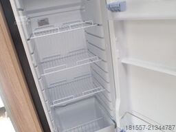 BÜRSTNER Limited T 660 Markise, el. Hubbett, SAT/TV