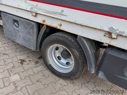 FUSO Canter Pritsche + Kran