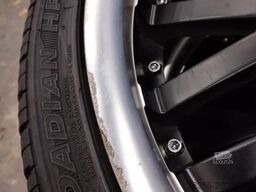 Volkswagen Occ Band 295/30R22 103V Roadian HP Nexen set