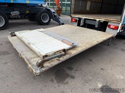 Volvo FM 370 6x2 BOX 8m15 - LIFT + STEERING AXLE - EU...