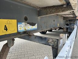 Krone SDP 27 / Box - Confectie / 3 axle BPW Drum / NL...