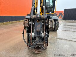 JCB Hydradig 110W 2 BUCKETS / TILTROTATOR / AC / CE...
