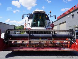 ROSTSELMASH VECTOR 425 RSM-101 grain harvester+Heade