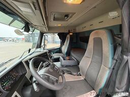 VOLVO FM330