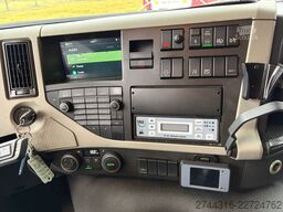 VOLVO FM330