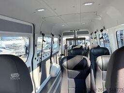 MAN TGE3.140/9Sitzer/lstuhllift-Dholandia/L3H2