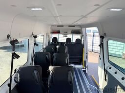 MAN TGE3.140/9Sitzer/lstuhllift-Dholandia/L3H2