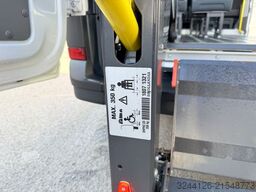 MAN TGE3.140/9Sitzer/lstuhllift-Dholandia/L3H2